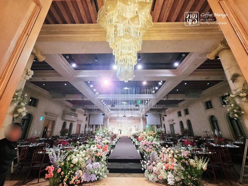 서울 강남 웨딩홀 야외 가든 고급진 라움아트센터 견적