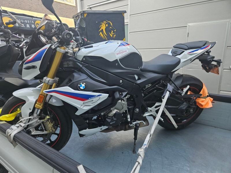 BMW S1000R 오토바이