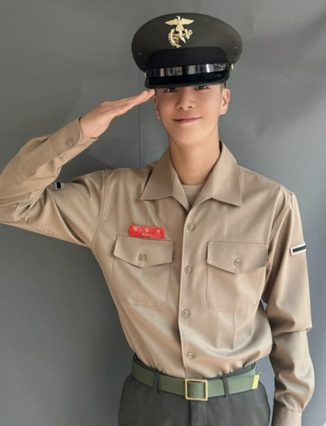 “직각으로 딱 벌어진 어깨 라인” 정동원, 해병대 입대 후 몰라보게 달라진 반전 근황