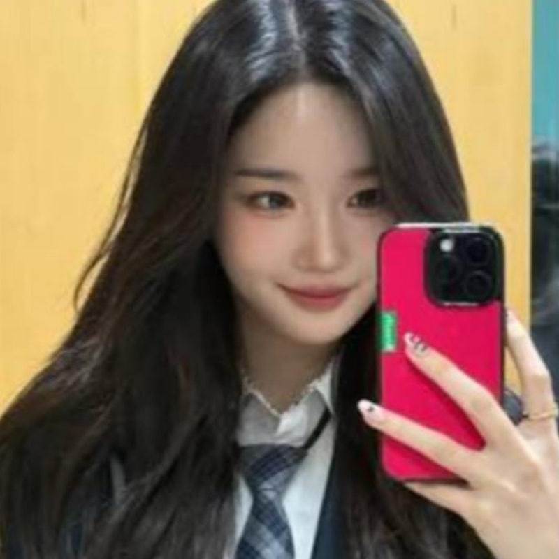"강남 8학군 수재 출신이었는데".. 이화여대 졸업하고 돌연 걸그룹으로 데뷔한 26세 멤버의 반....