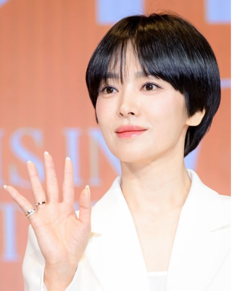 송혜교 ,새 소속사 어디? UAA 떠나 신재호 대표와 새 출발
