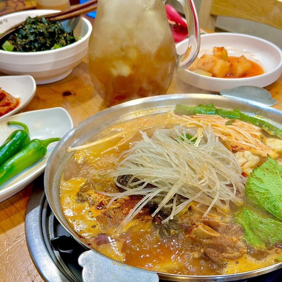맛나감자탕 부산대점 사진 1