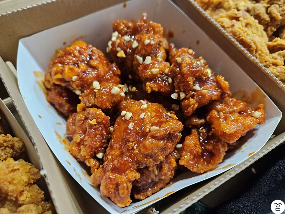 자담치킨 파주교하점 사진 4