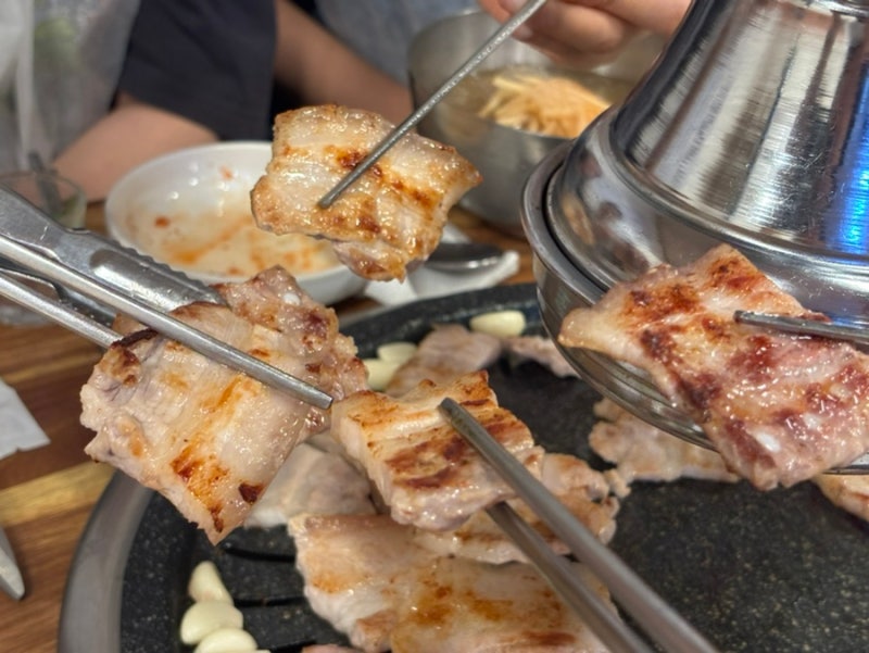 금호동 맛집 우촌숯불갈비 웨이팅도 감수하는 이유가 있는 참숯 생삼겹살 맛집