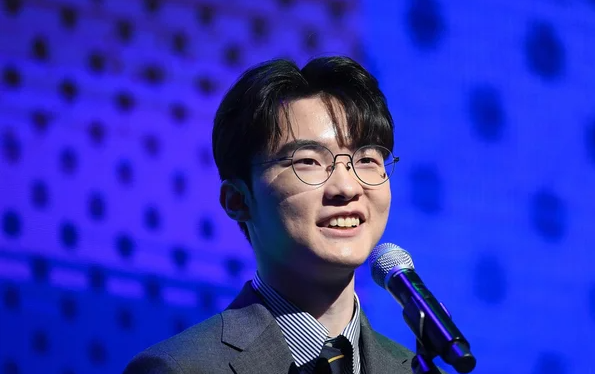 "첫 목표는 돈이었지만…" T1 <b>페이커 이상혁</b>이 중국의 천문학적... 