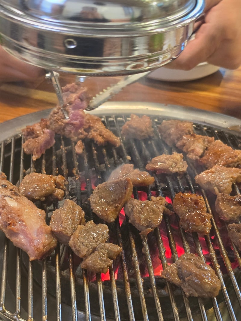 금남시장 맛집ㅣ 우촌숯불갈비, 20년 넘은 노포 (상호는 갈비집인데 삼겹살이 시그니처!)