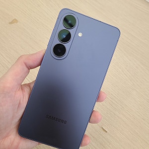 갤럭시 S26 512기가 자급제, S26 플러스와 뭐가 다를까
