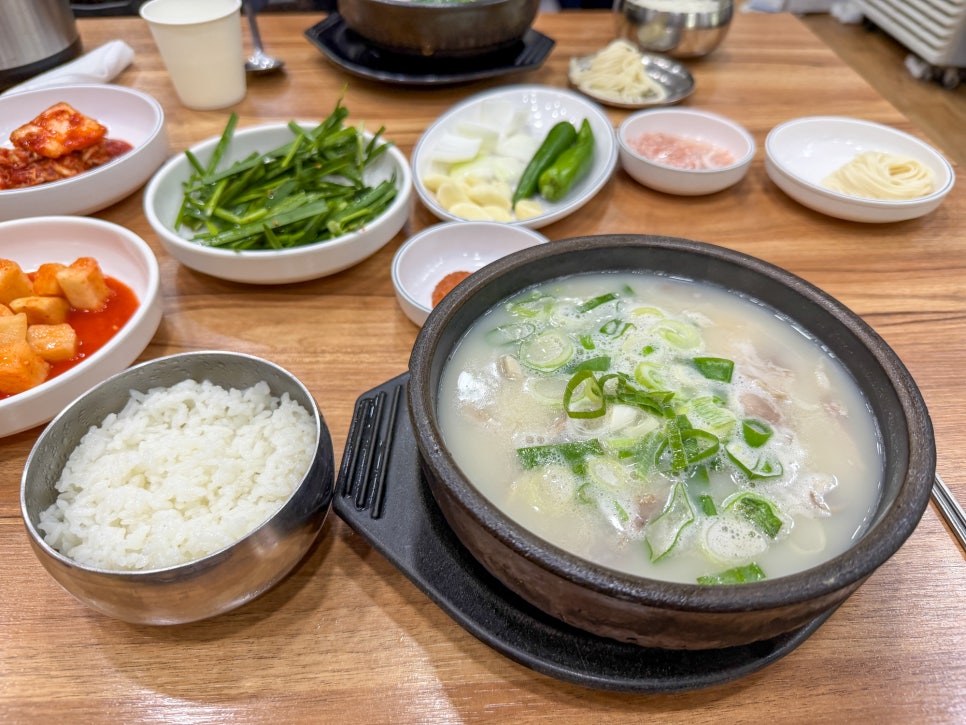 돌샘돼지국밥 사진 4