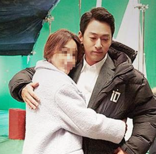 "대표 조각미남 주진모가 평생 지켜준다던" 84년생 대륙을 압도한 여배우 미모.jpg