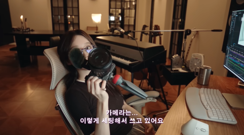 강민경 유튜브 장비 총정리! FX3 카메라부터 마이크, 키보드, 마우스까지