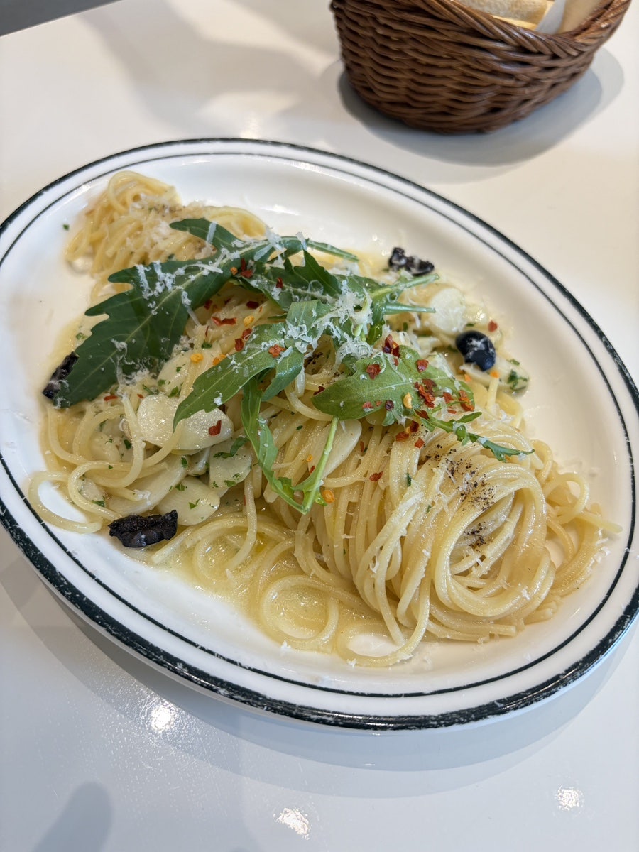 뽁식당 광교카페거리점 사진 6