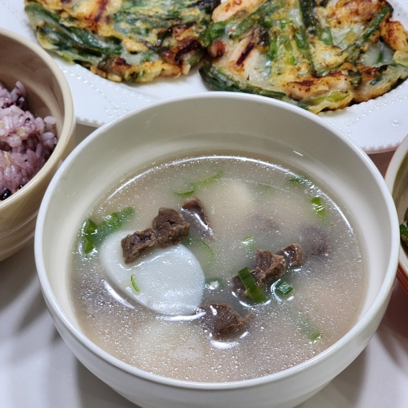 소고기 떡국 끓이는법 간단 떡국 레시피