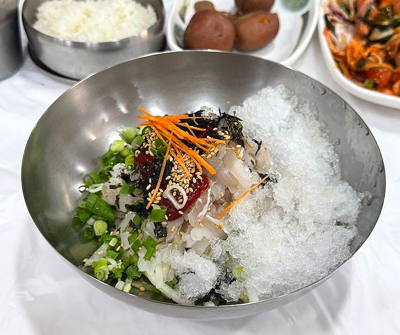 포항특미물회 사진 1