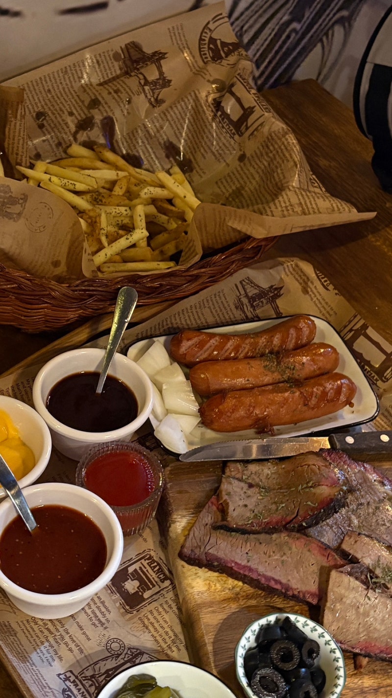 서울 사당역 맛집: 재방문의사100% 미국 서부 빈티지 펍 골든너겟 텍사스바베큐 펍 후기