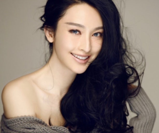 한중 톱스타 커플의 시작과 이별…삿포로 열애 인정 이후 각자의 근황