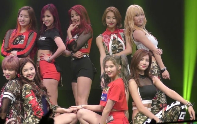 정연·채영 이어 쯔위까지… 두 번째 재계약 시즌 맞이한 트와이스 거취 총정리