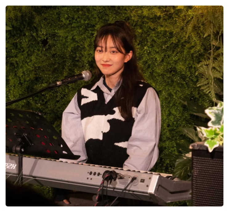 <b>리센느 이사 김혜수</b>, 안소희 닮은꼴 미모에 반전 스펙까지? 알고 보....