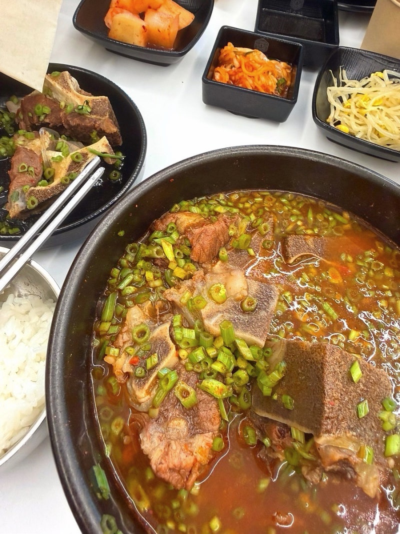 [문정역 맛집] 얼큰소뼈탕 점심밥집 내돈내산 찐후기 / 미소집 문정점