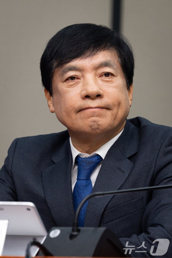 이성윤 국회 의원 프로필 고향 학교 검사 이력 친청계 선호투표제 뜻 반대 민주당 최고위원 ....