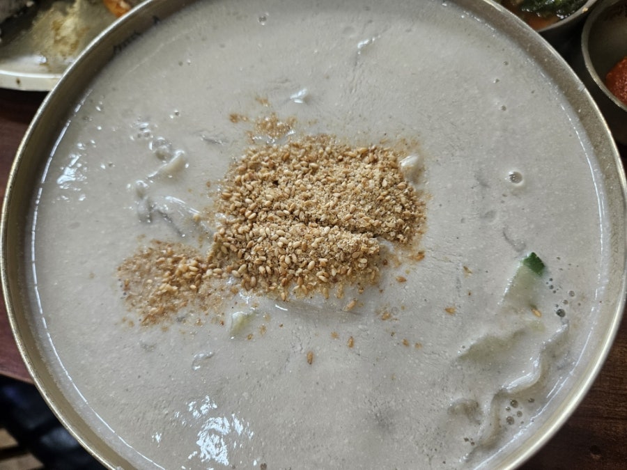 Heungbunesonkalguksu photo 6