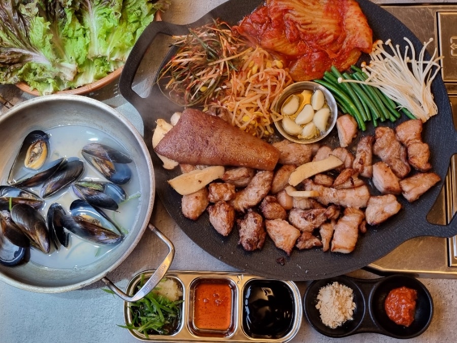 평화김해뒷고기 수원성대점 사진 3