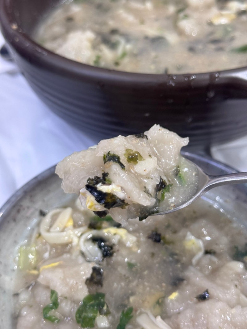 속초 중앙시장 맛집 찐득하고 고소한 옹심이 원조 감나무집 감자옹심이