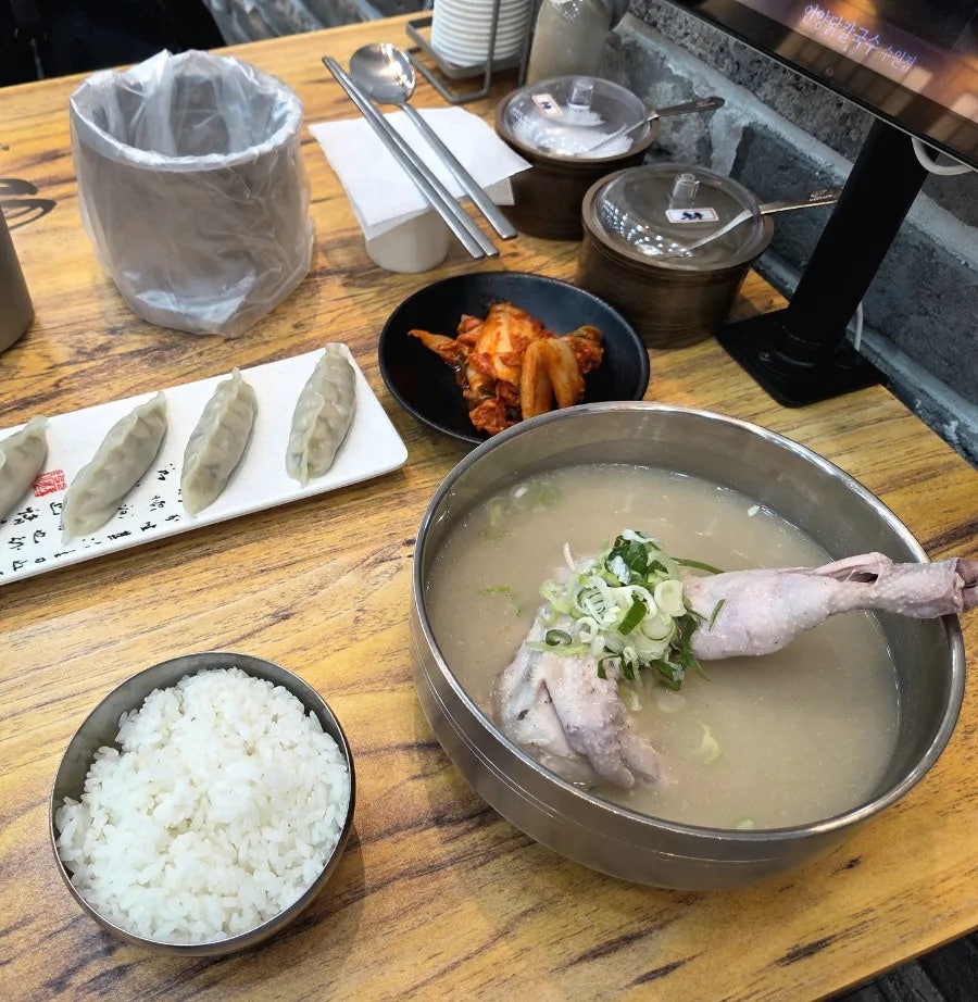 언양닭칼국수 수원영통점 사진 2