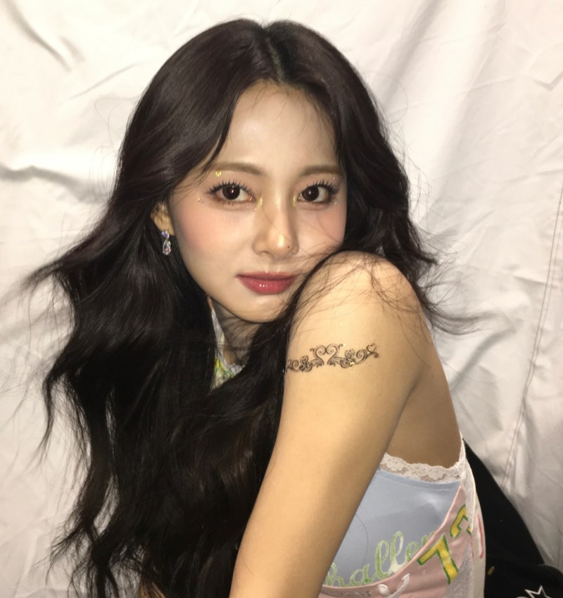 트와이스 쯔위, JYP와 재계약 논의 중…11년 동행 이어질까 관심 집중