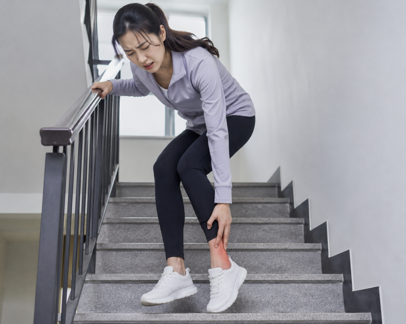 복숭아뼈 통증, 걸을 때 아프다면? 가장 흔한 원인 3가지와 자가 진단 방법 총정리