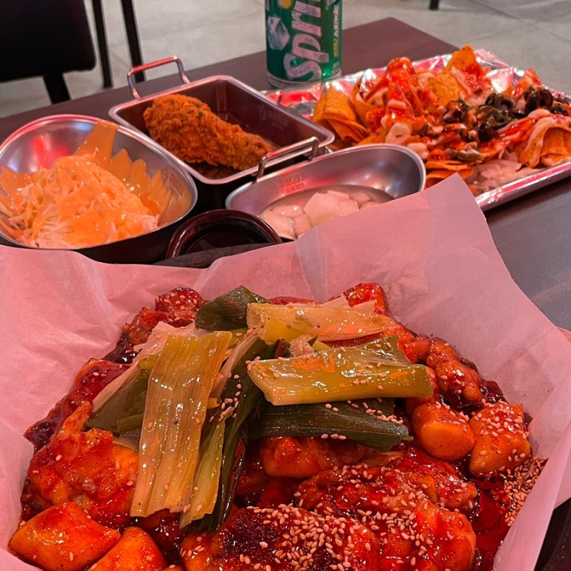 동래 치킨집 웨이팅 맛집 돌판양념숯불치킨 꾸브라꼬숯불치킨 동래직영점