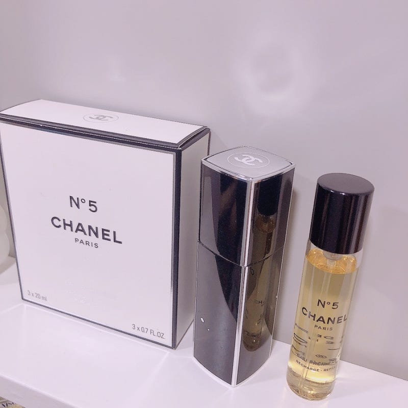 벼룩: 샤넬 N°5 넘버파이브 오 프르미에르 오 드 빠르펭 트위스트 앤 스프레이 케이스 +20ml 리....