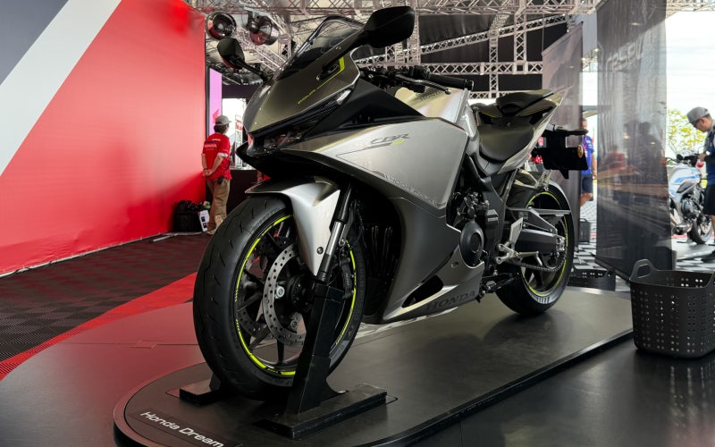 혼다 신형 CBR400R FOUR E-Clutch 공개