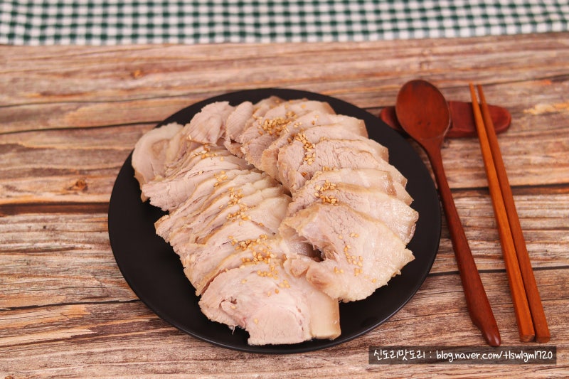 앞다리살 수육 삶는법 꿀팁 대방출 쉬운 보쌈 레시피 돼지 앞다리살 요리