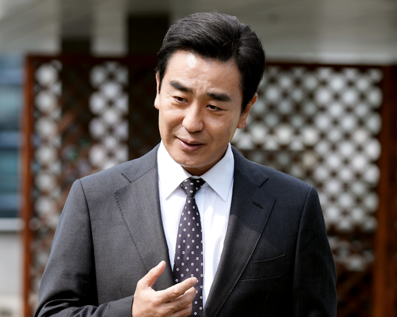 류승룡 배우 나이 프로필 영화 드라마 아내 작품 활동