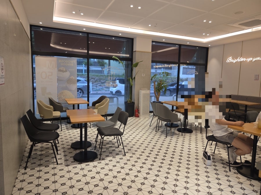 투썸플레이스 동해북삼점 사진 6