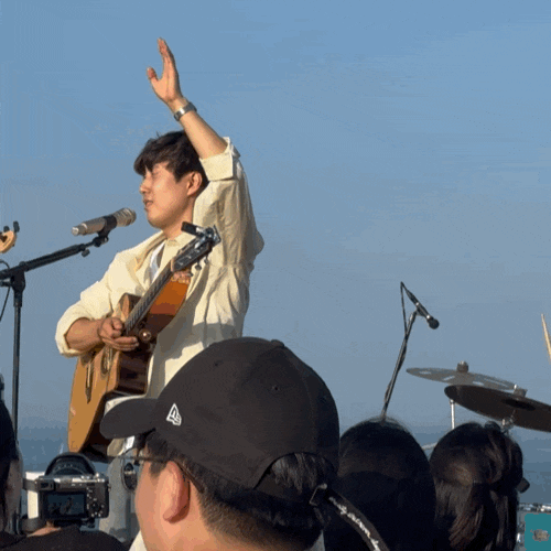 Busker Busker Jang Beom-jun Concert: Review of the Final Performance Against Jeju's Seongsan Ilchulbong!