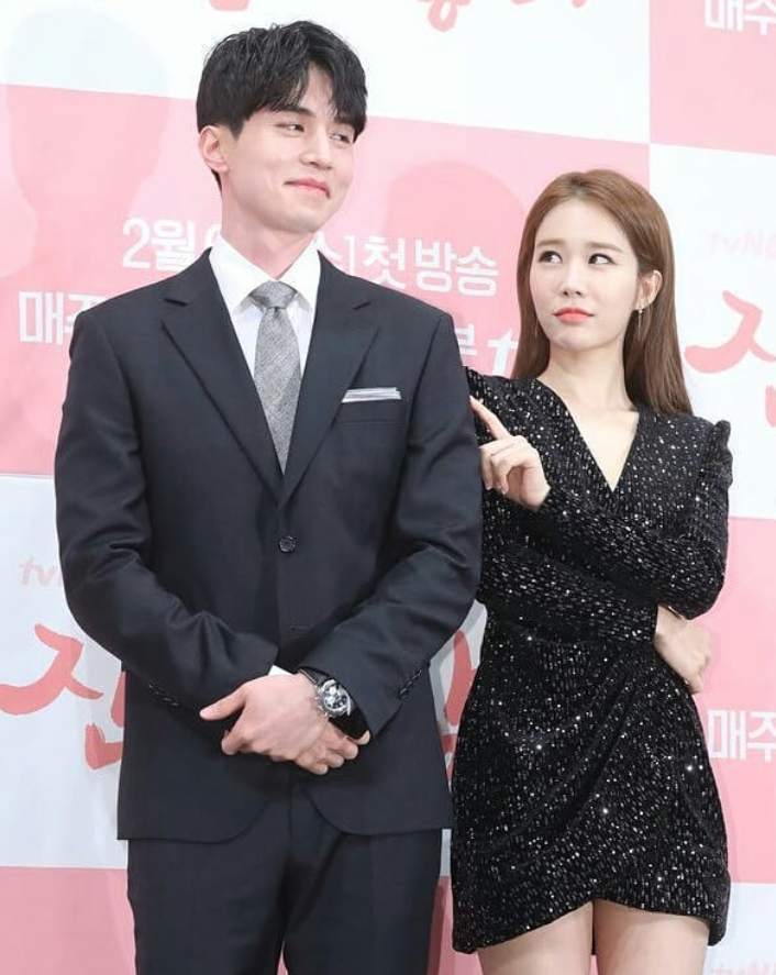 “44세 맞아?”…‘도깨비’ 10년 지나도 그대로인 유인나, 어른 여자미 살린 패션