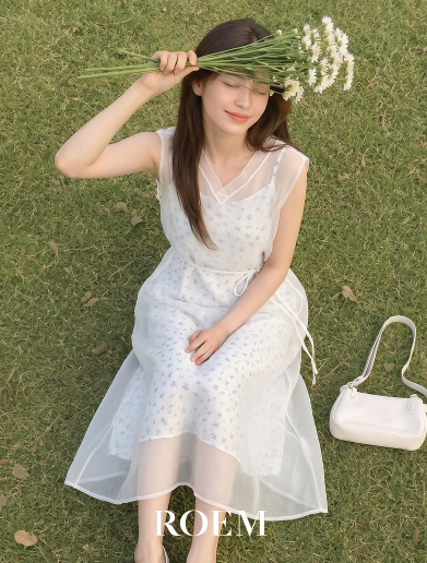 [로엠] 소개팅 치트키?! 시어 플라워 레이어드 원피스