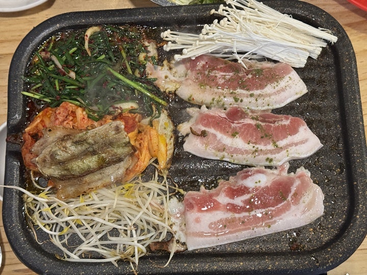 복돈이부추삼겹살 서울대입구점 사진 3