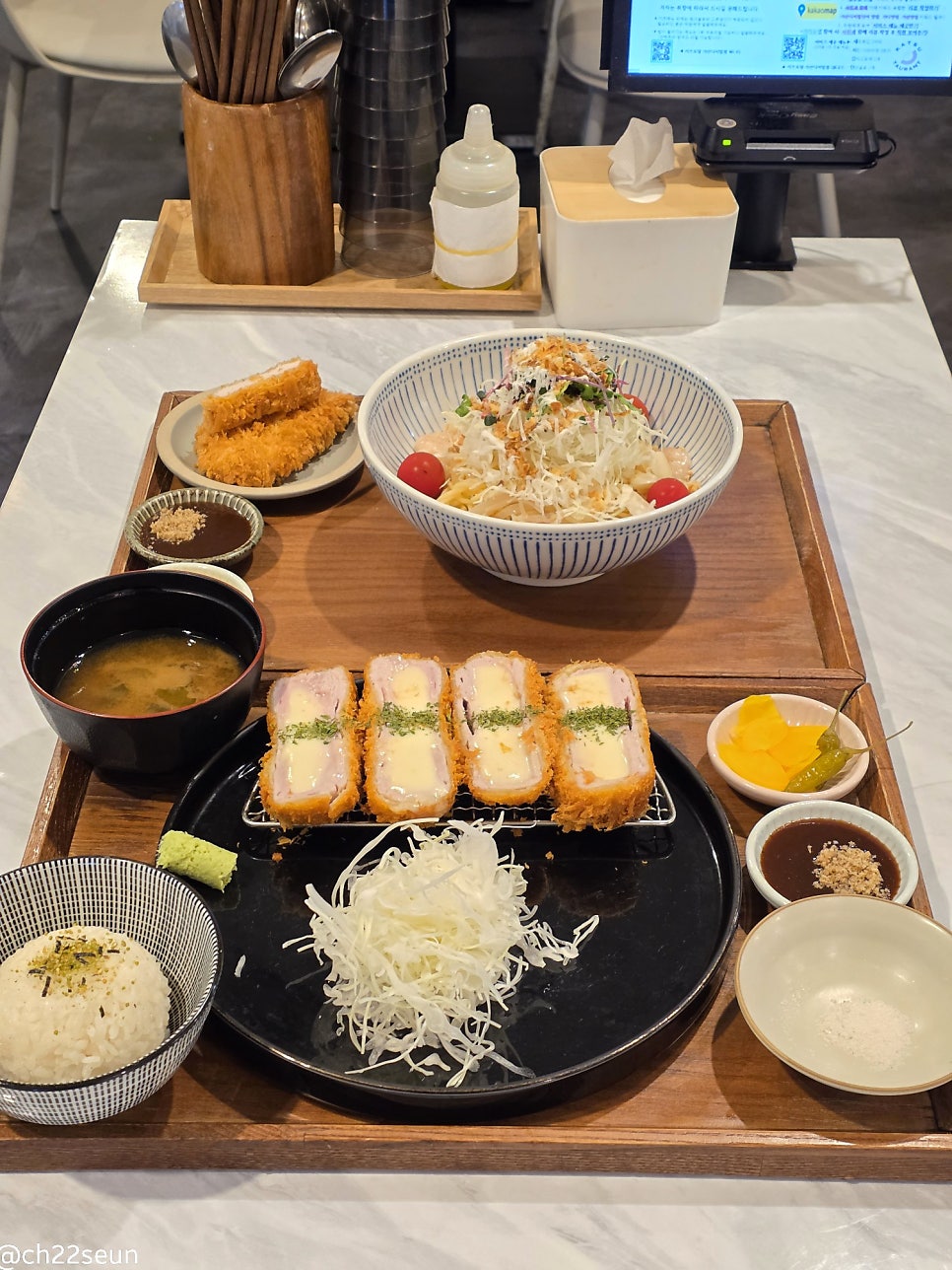 카츠토랑 연남본점 사진 1
