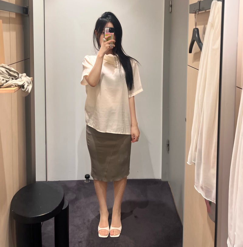 코스는 유명한 블라우스 맛집임. COS 블라우스 추천: 드레이프 스카프 디테일 탑