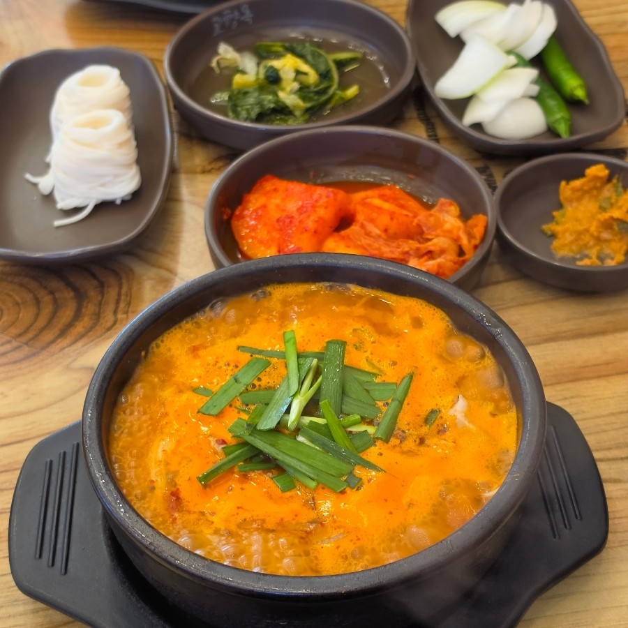 고향옥얼큰순대국 청라점 사진 1