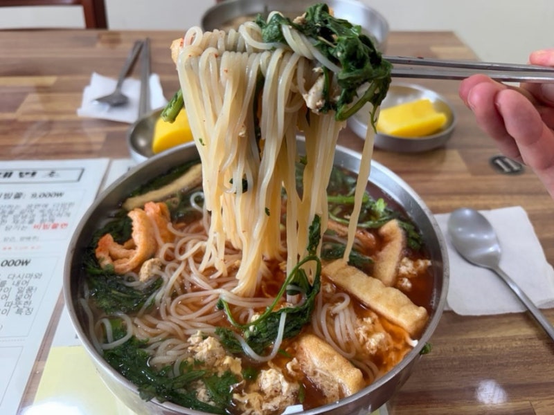 경주 현지인 맛집 추천! 황리단길 경주온쫄면 '경주제면소'