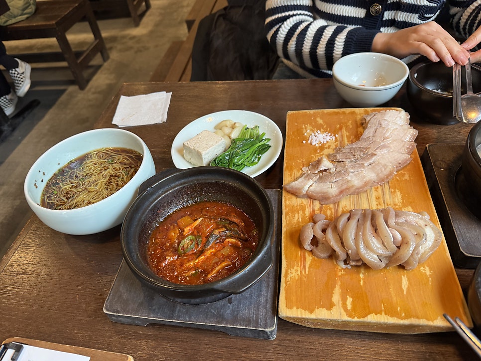 엄용백돼지국밥 종각점 사진 3