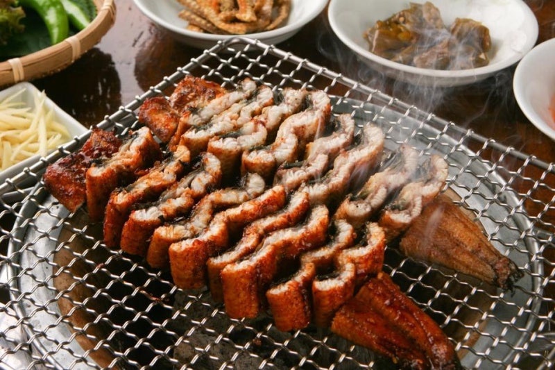 장어구이 황금레시피, 비린내 없이 겉은 바삭하고 속은 촉촉하게 굽는 정통 조리법