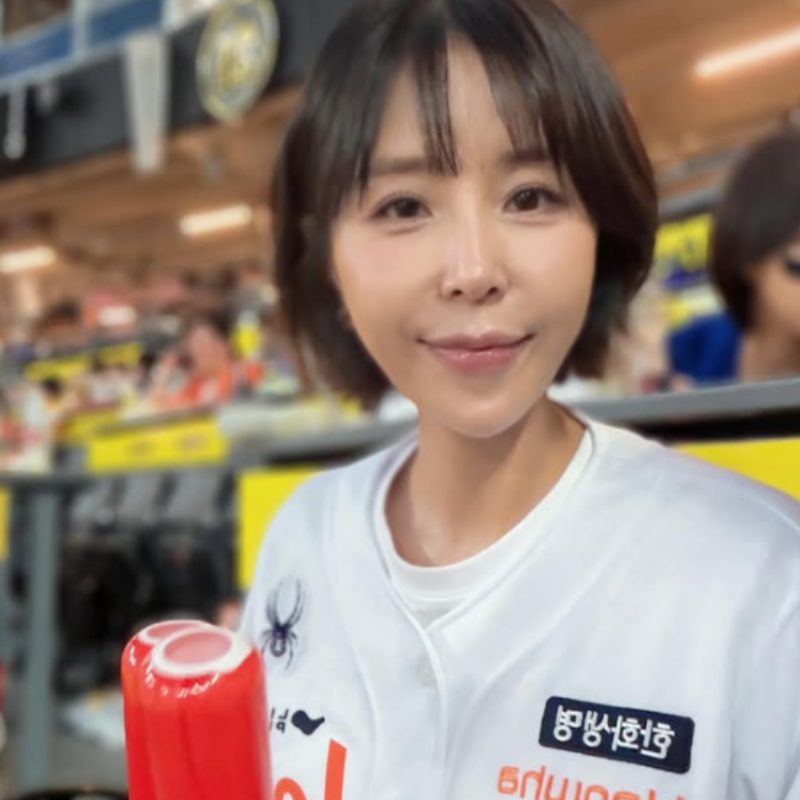 "한화팬이라서 거절할게요.." 신지 시구 거절 속 화제된 단발 태슬컷