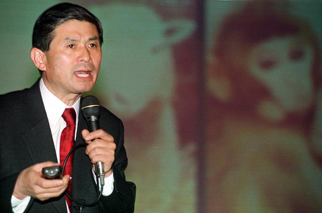 정부, <b>황우석</b> 최고과학기술인상 <b>취소</b> '대통령 재가'만 남겨둬"