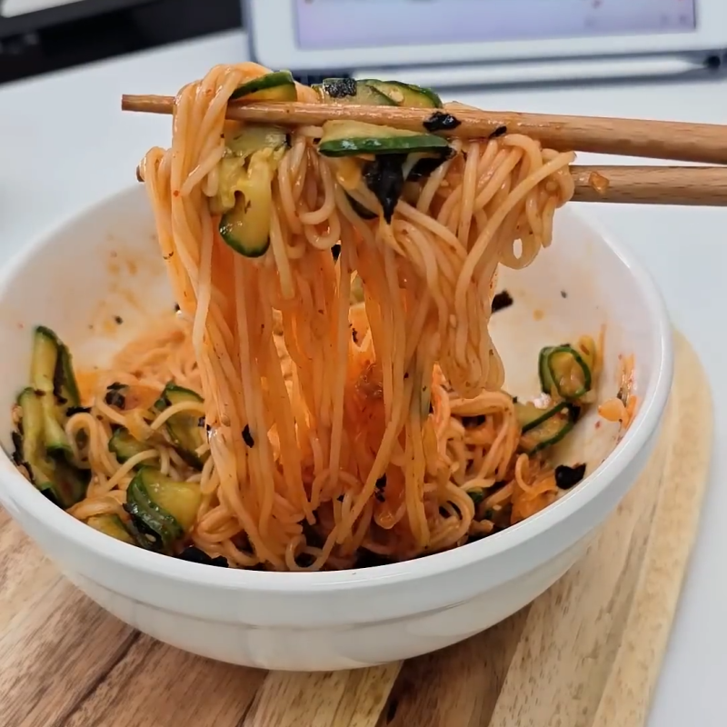 유느님도 반한, 류수영 오이비빔국수 레시피
