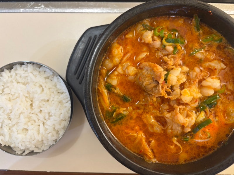 [리뷰] 명인대동양평해장국 장한평점 | 모태범 선수가 운영하는 장한평 맛집 | 대창국밥