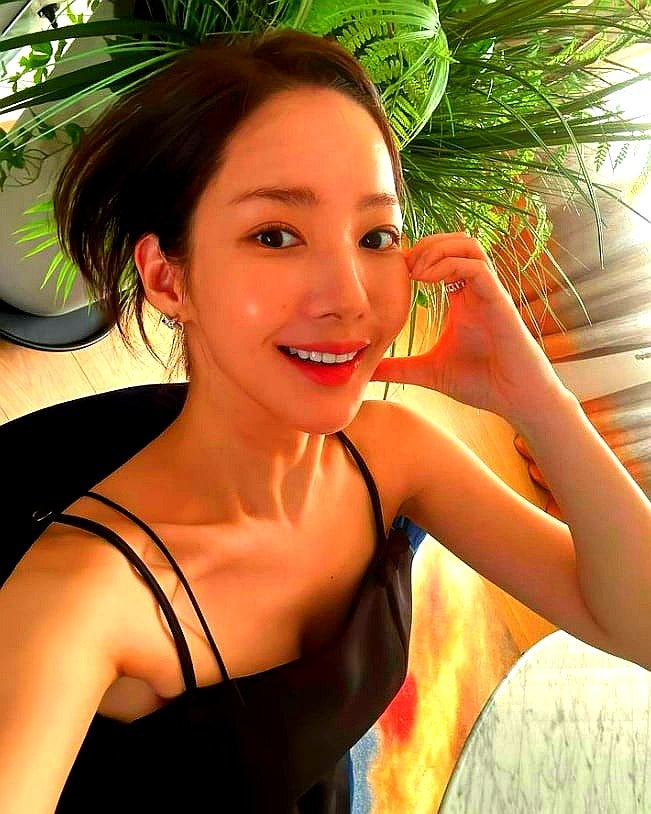 박민영, 37kg 감량 수중촬영 "죽을 뻔했다"…살 오른 근황 안도